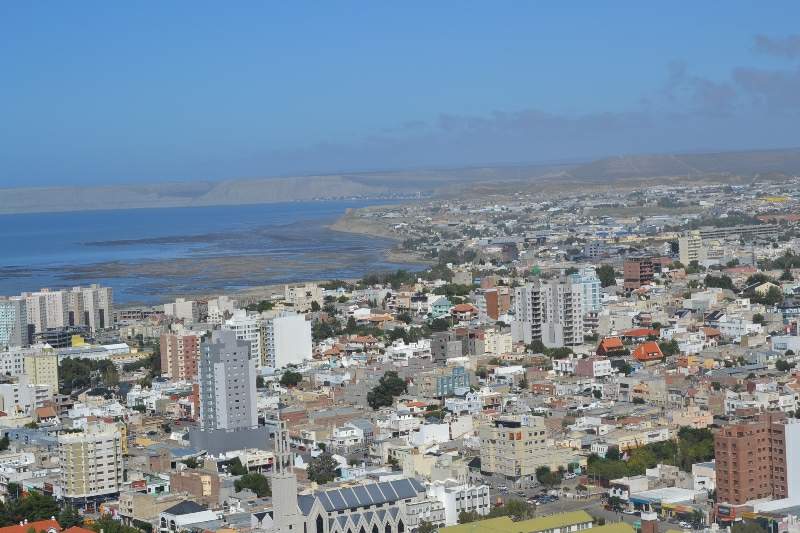 Cámara de Comercio reclama controles municipales sobre la venta clandestina