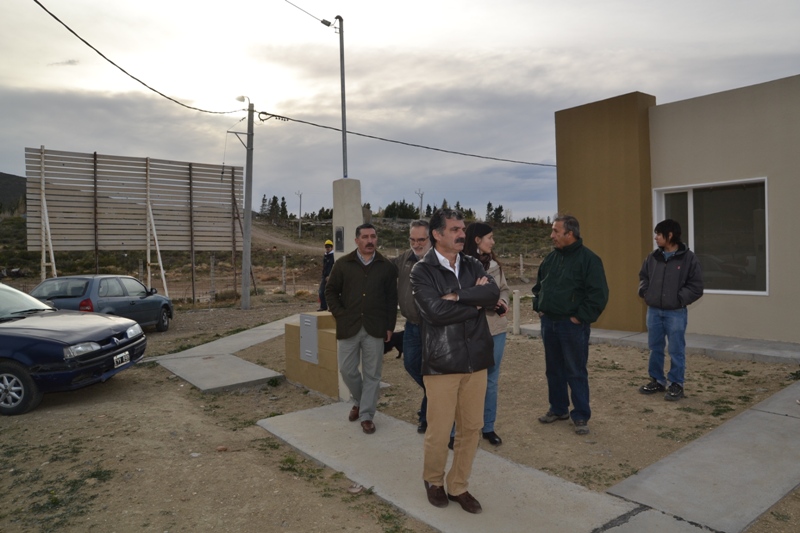 Provincia facilitará acceso a financiamiento para viviendas mediante entidades