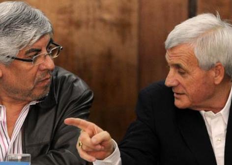 Cruces de campaña entre Moyano y Caló