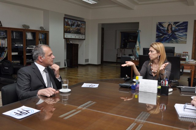 Buzzi se reunió con Giorgi por la Industria local