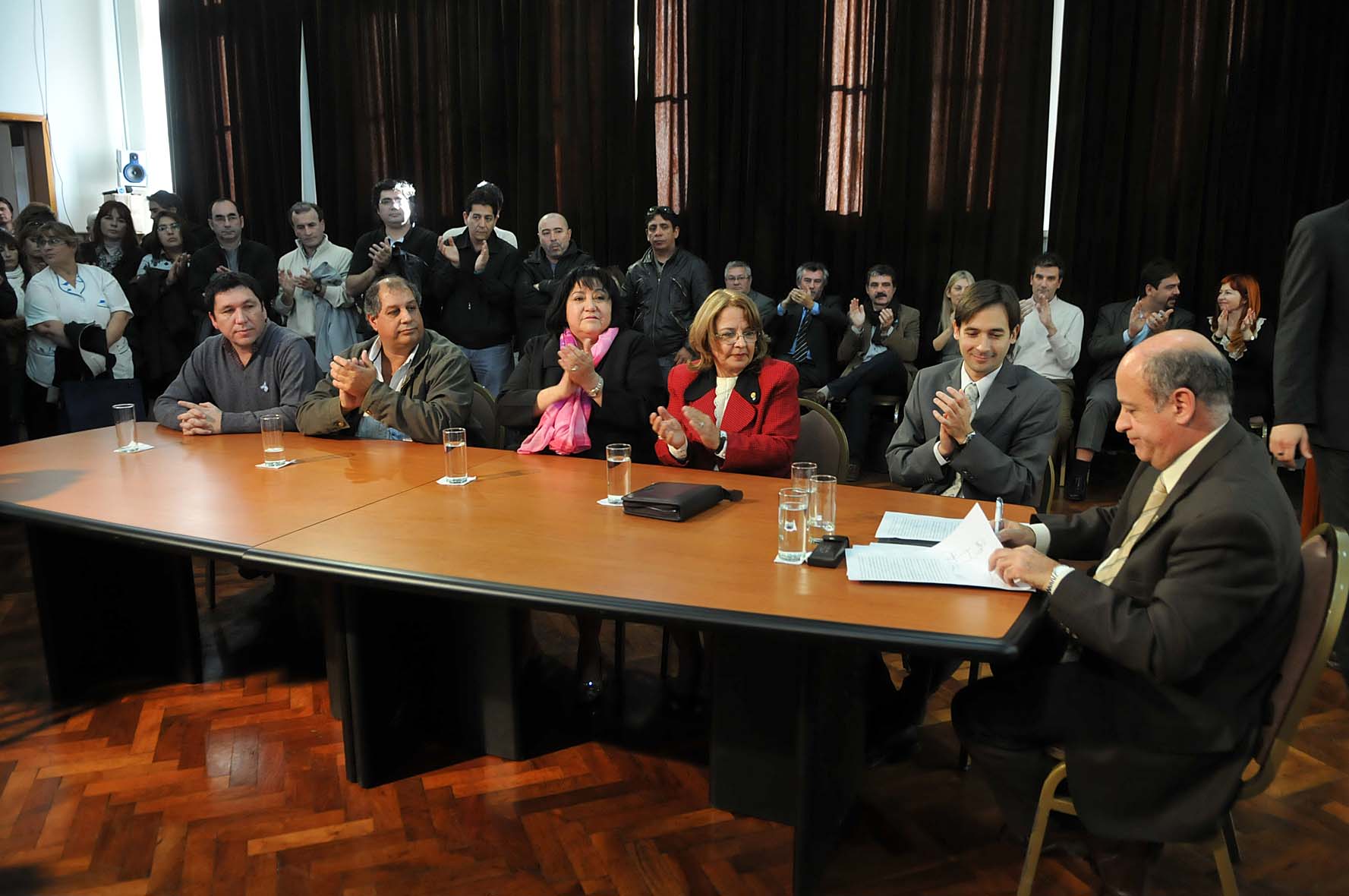 Luego de dos meses se firmó el acuerdo en Salud