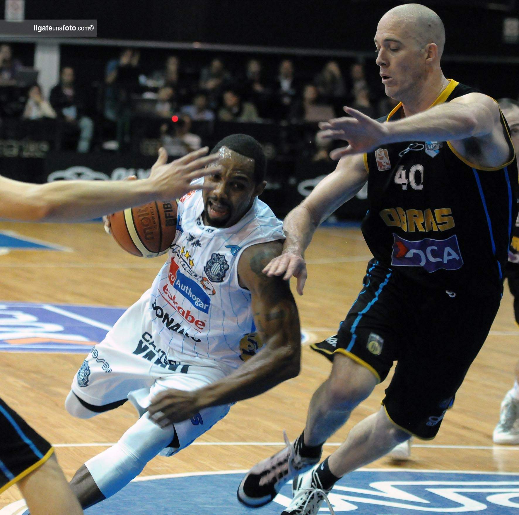 Anoche se lesionó Jackson, primer extranjero de Gimnasia