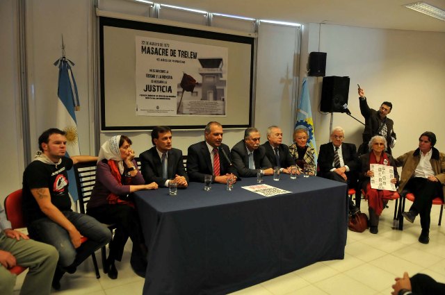 Buzzi rindió homenaje a las víctimas de la Masacre de Trelew