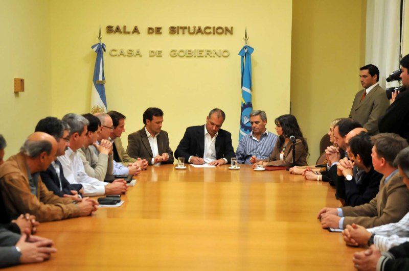 Buzzi insistió que el gobierno no pondrá un solo peso para subsidiar a las cooperativas