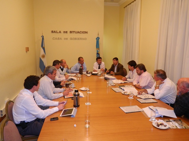 Buzzi analizó con intendentes la situación de las cooperativas