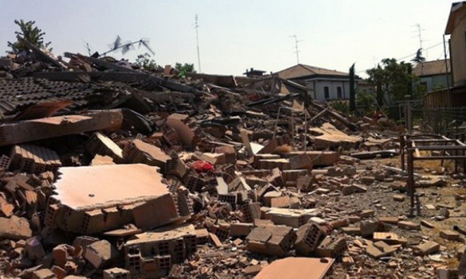 Diez muertos en Italia por réplica de un sismo