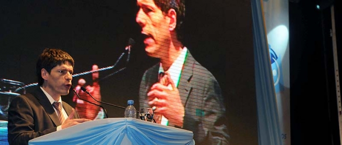 Abal Medina criticó la actitud “egoísta e irracional del gremio de Camioneros”