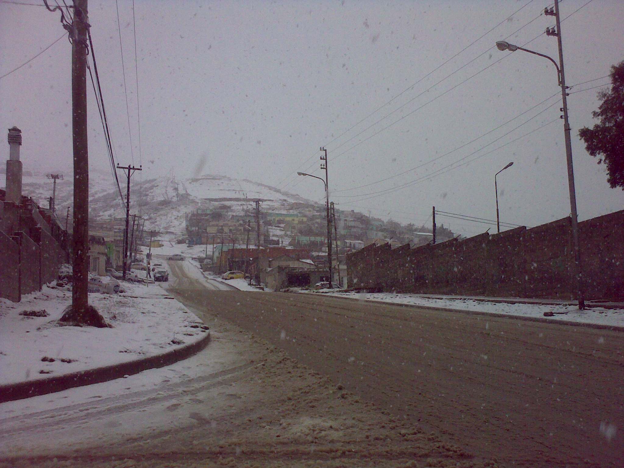 La nieve trajo inconvenientes en los barrios