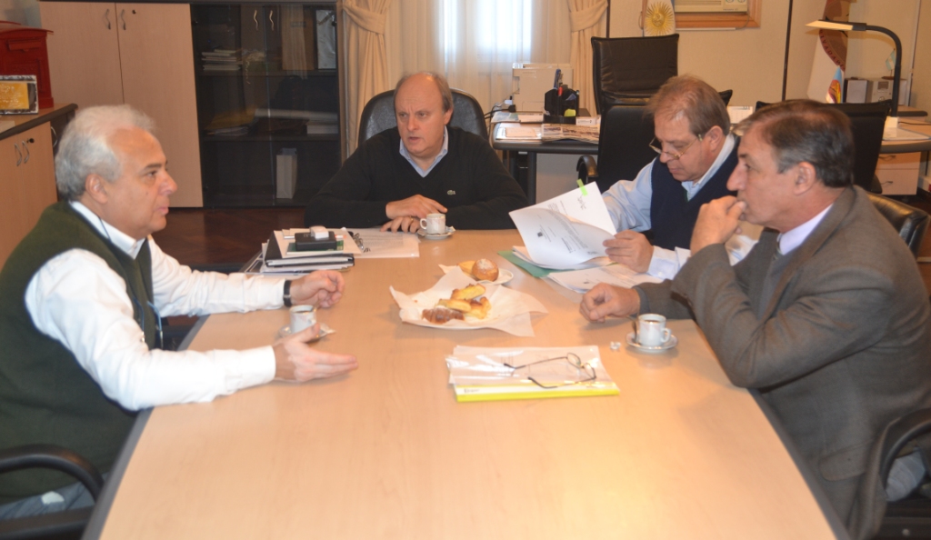 Migraciones: Hay 200 radicaciones mensuales de extranjeros