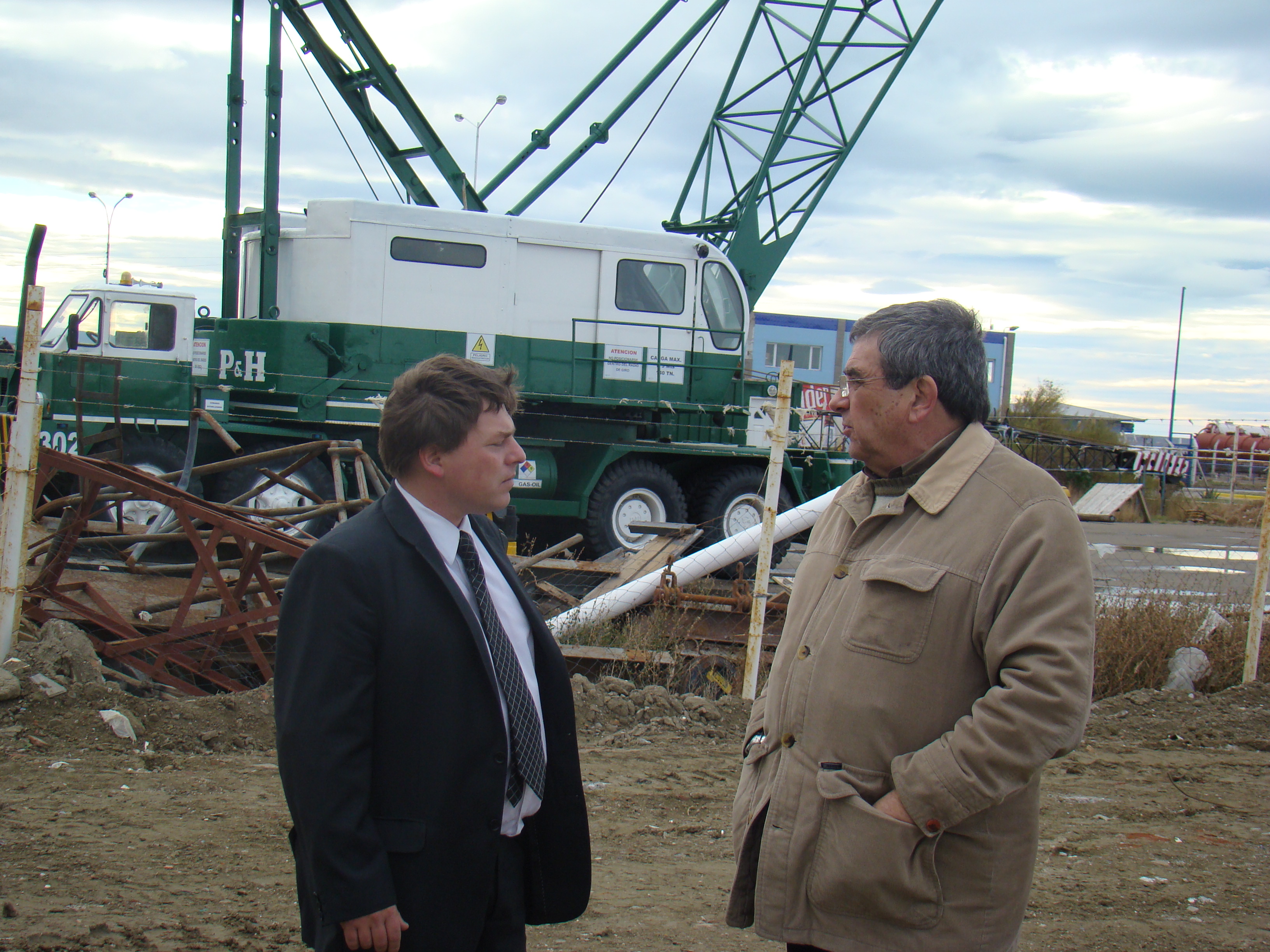 Concluyen nivelación de playa de contenedores del puerto