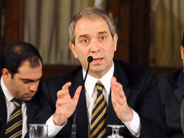 «No hay pesificación de contratos ni de ahorros en dólares»