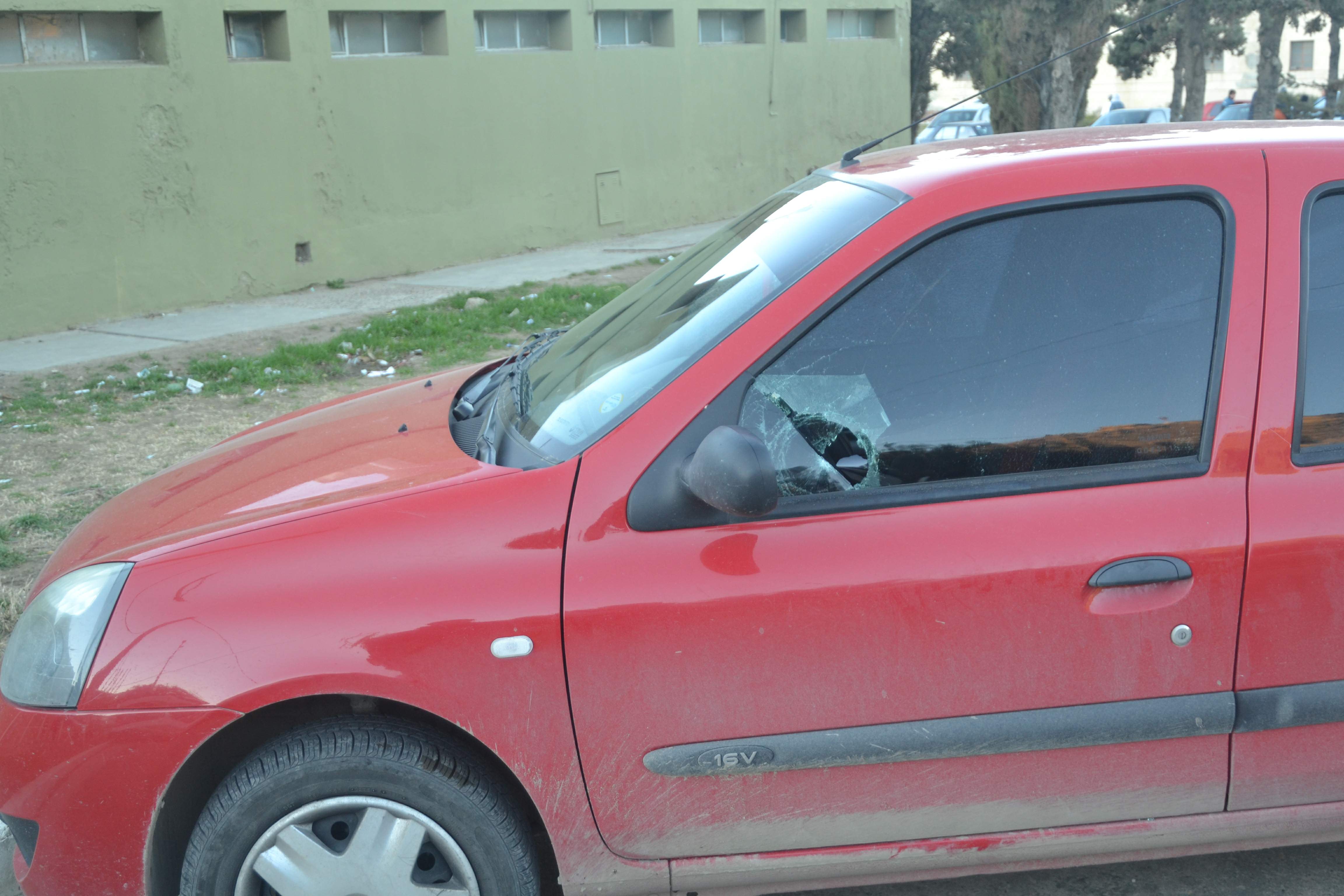Otra vez los incidentes empañaron al fútbol local