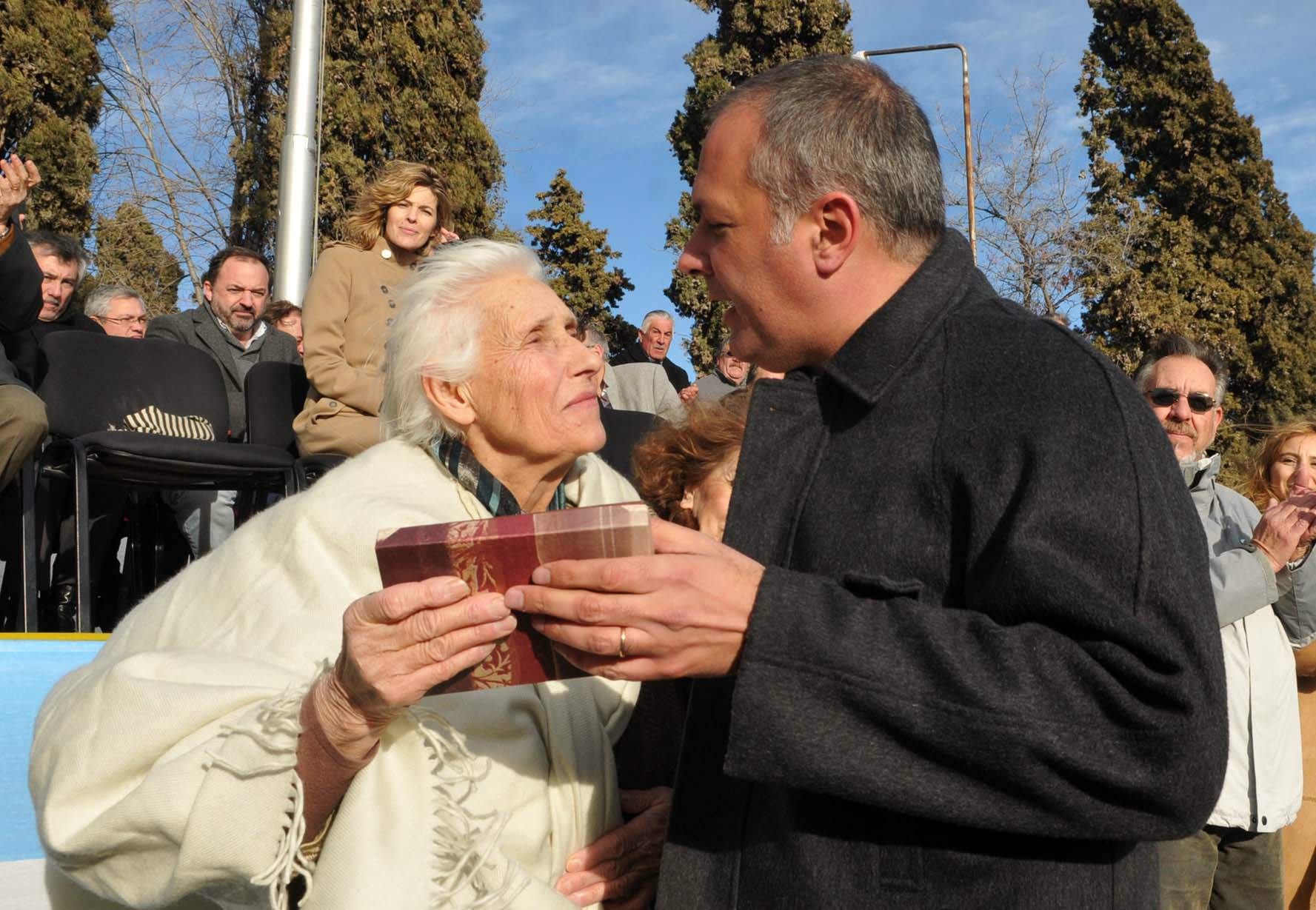 Sarmiento: Buzzi abogó por una comunidad solidaria en el aniversario