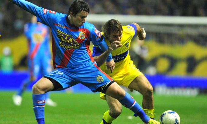 Arsenal goleó a Boca y alcanzó a Tigre en la punta