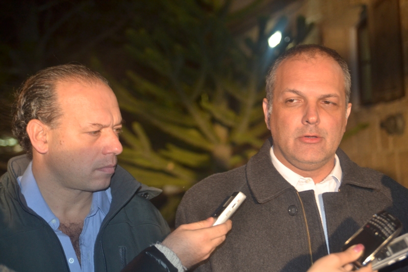 Buzzi aclaró que se evalúan “todas las alternativas”