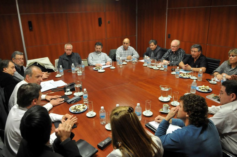 Buzzi aclaró que el nuevo marco regulatorio no deroga la ley 5001