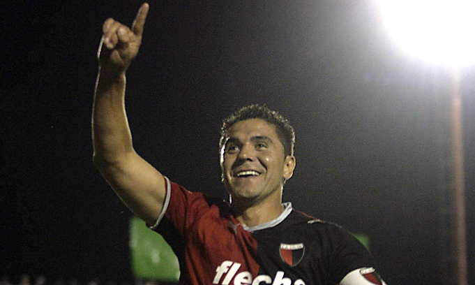 Colón ganó con dos goles de Fuertes en su despedida