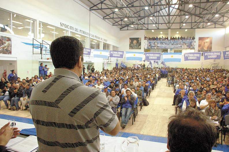 Deuda con las PyMEs: Petroleros harían retención de servicio