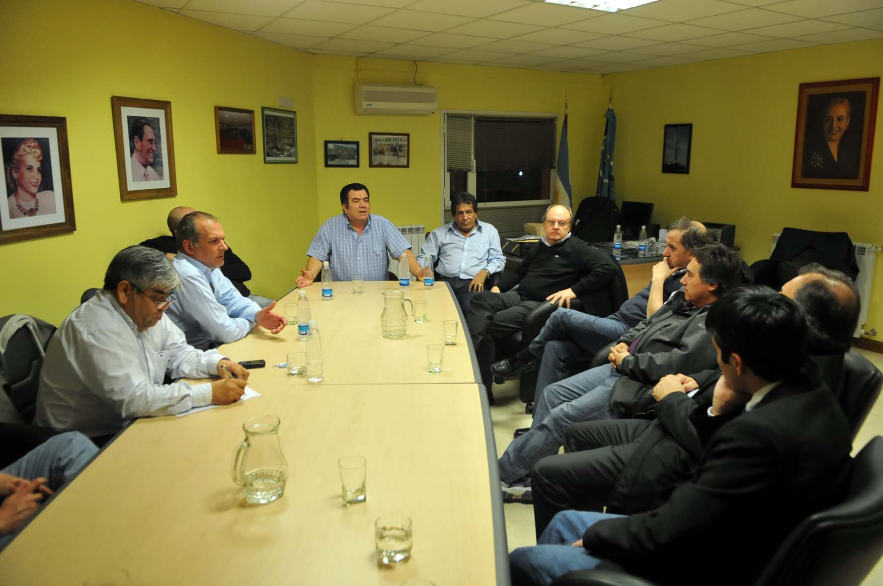 Mansilla: “Le cortaron las manos al gobernador”