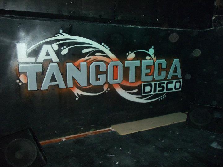 Policía grave luego de recibir terrible golpiza