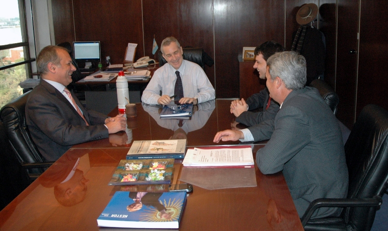 Buzzi anunció la potenciación del acueducto de Comodoro