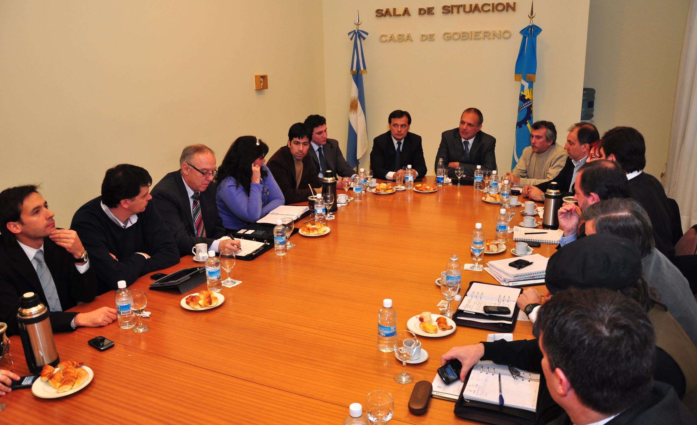 Buzzi tuvo una reunión extensa con su gabinete