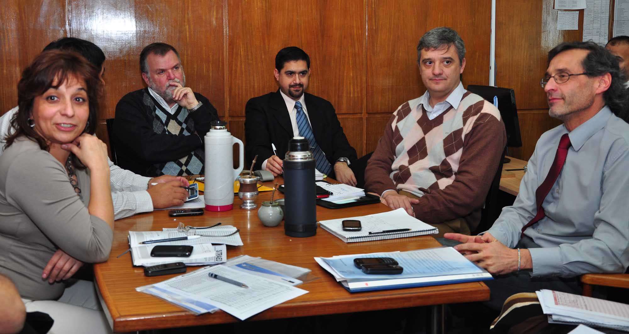 Siguen las negociaciones con los gremios de Educación