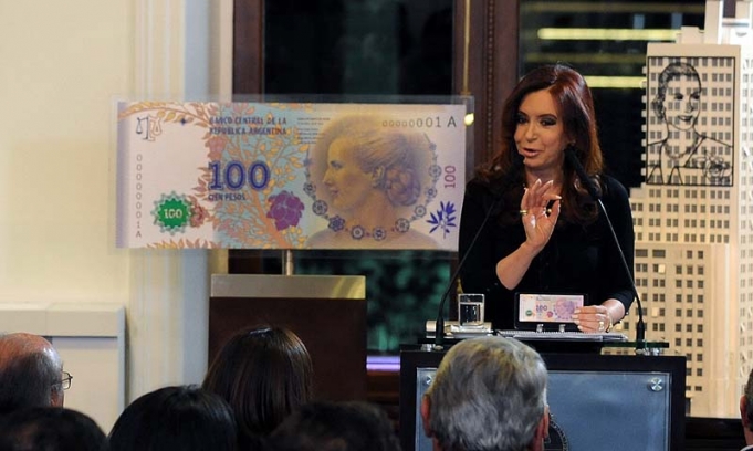 CFK remarcó que el nuevo billete de $100 hace honor al género