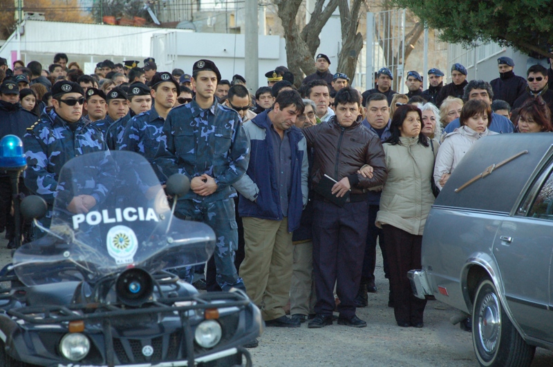 Triste despedida para el policía asesinado