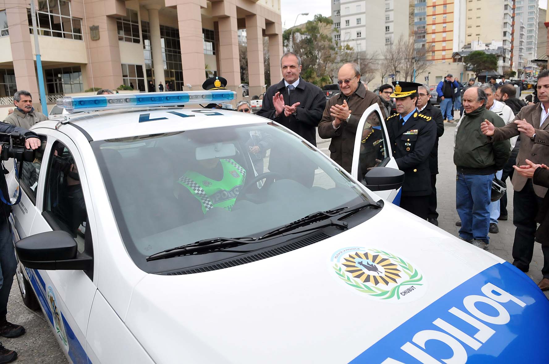 Entregan 12 patrulleros para Comodoro