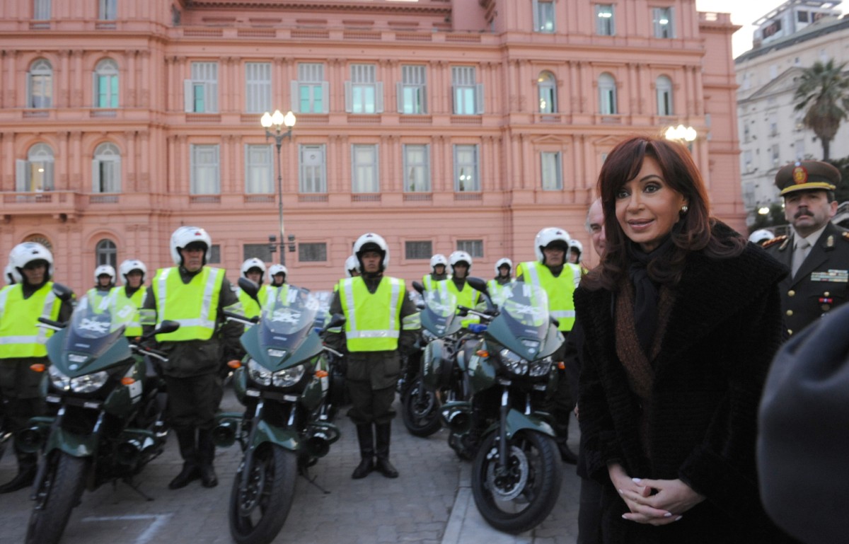 Cristina dio marcha atrás y ahora envía la Gendarmería a Santa Cruz