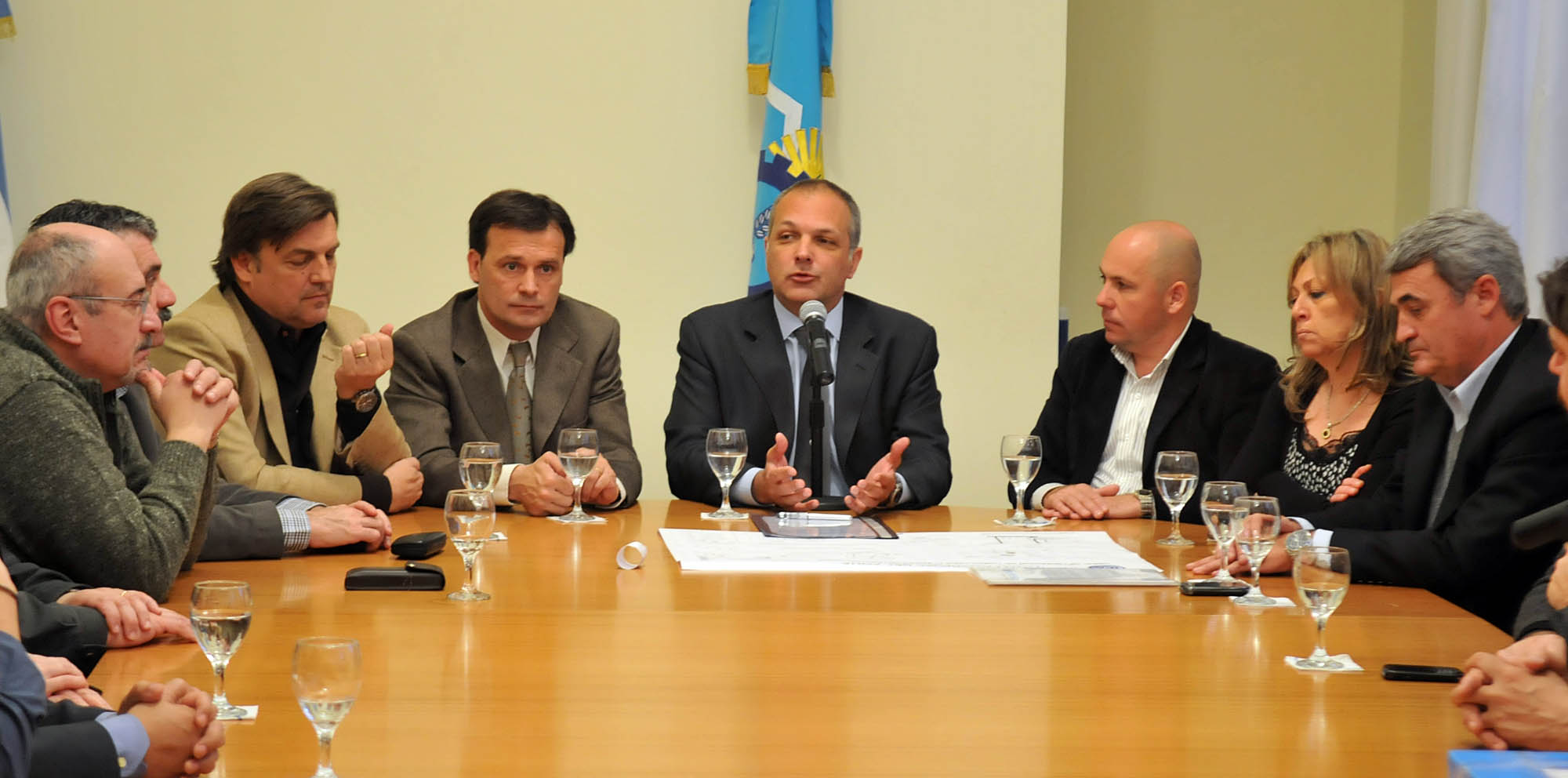 Buzzi firmó contratos para optimizar tomas de plantas potabilizadoras