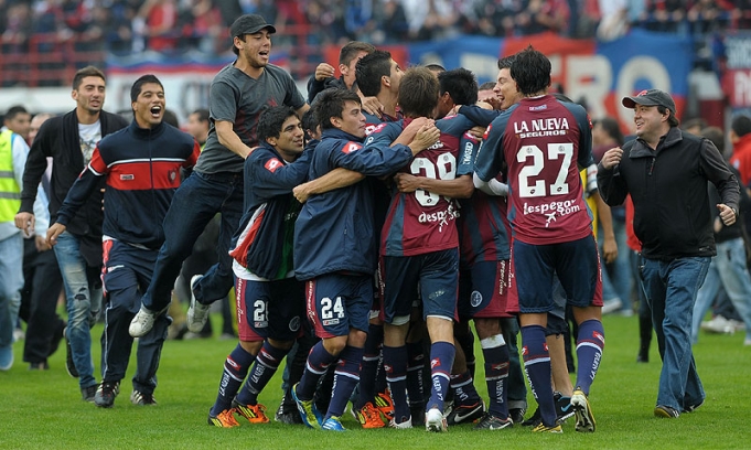 San Lorenzo empató con Instituto y sigue en primera