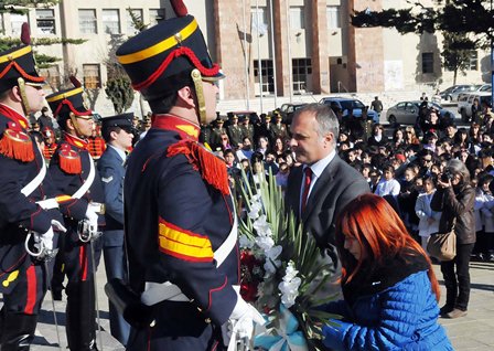 Buzzi presidió el acto de homenaje al General San Martin