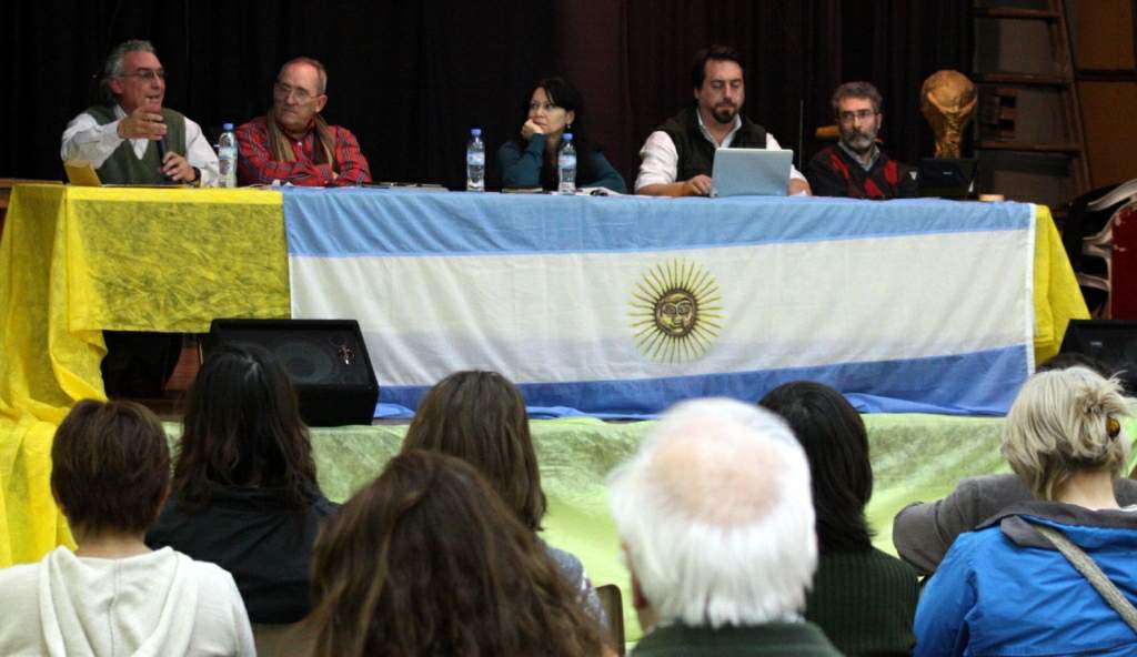 “Para imponer megaminería, deben corromper al gobierno”