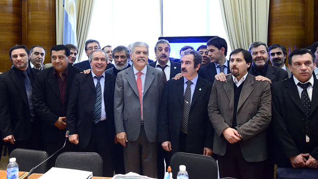 De Vido busca restarle poder a Comodoro