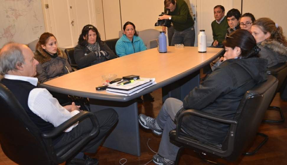 Di Pierro recibió a las hermanas de la joven desaparecida