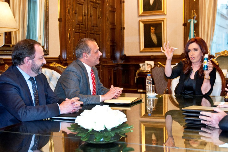 Buzzi presentó una inversión de 183 millones ante CFK