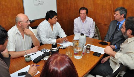 Sigue la negociación con los gremios de la educación