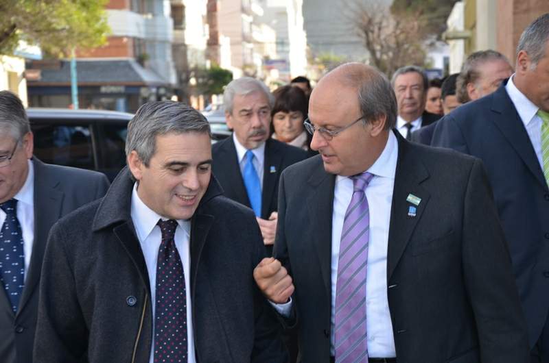 Touriñán: “Das Neves está bailando por una candidatura”