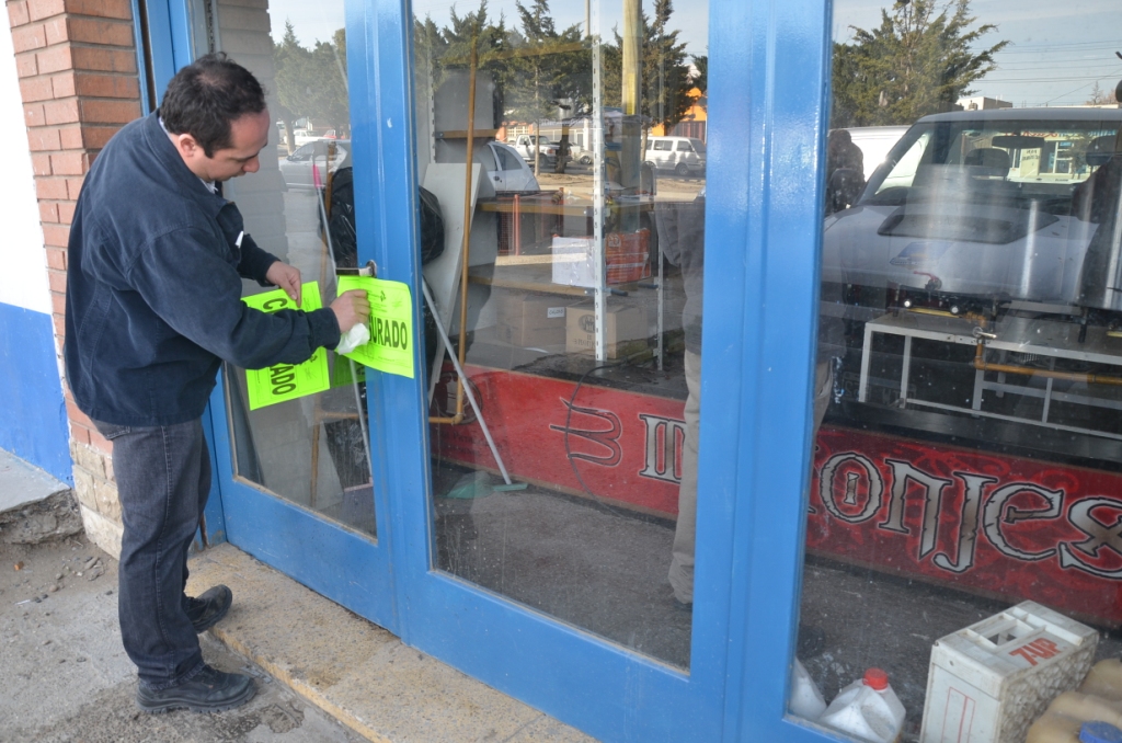 Clausuran un local que fabricaba y vendía cerveza