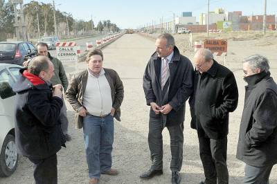 Doble trocha para una avenida de Km. 8