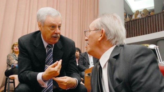 Radicales aducen indicadores económicos negativos