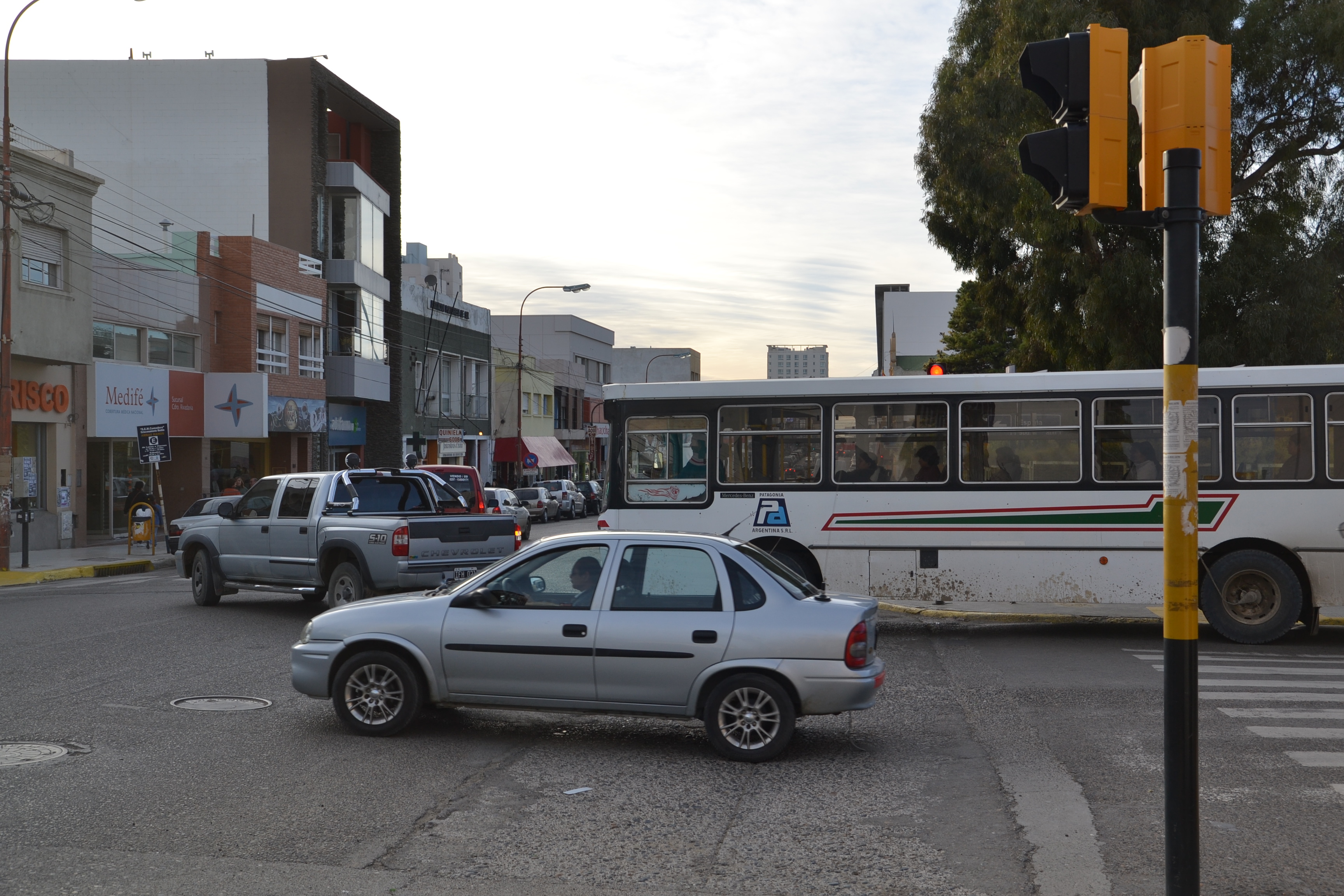 Apuntan a reordenar el tránsito en el casco céntrico