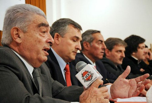 Reconocimiento a Hipólito Solari Yrigoyen