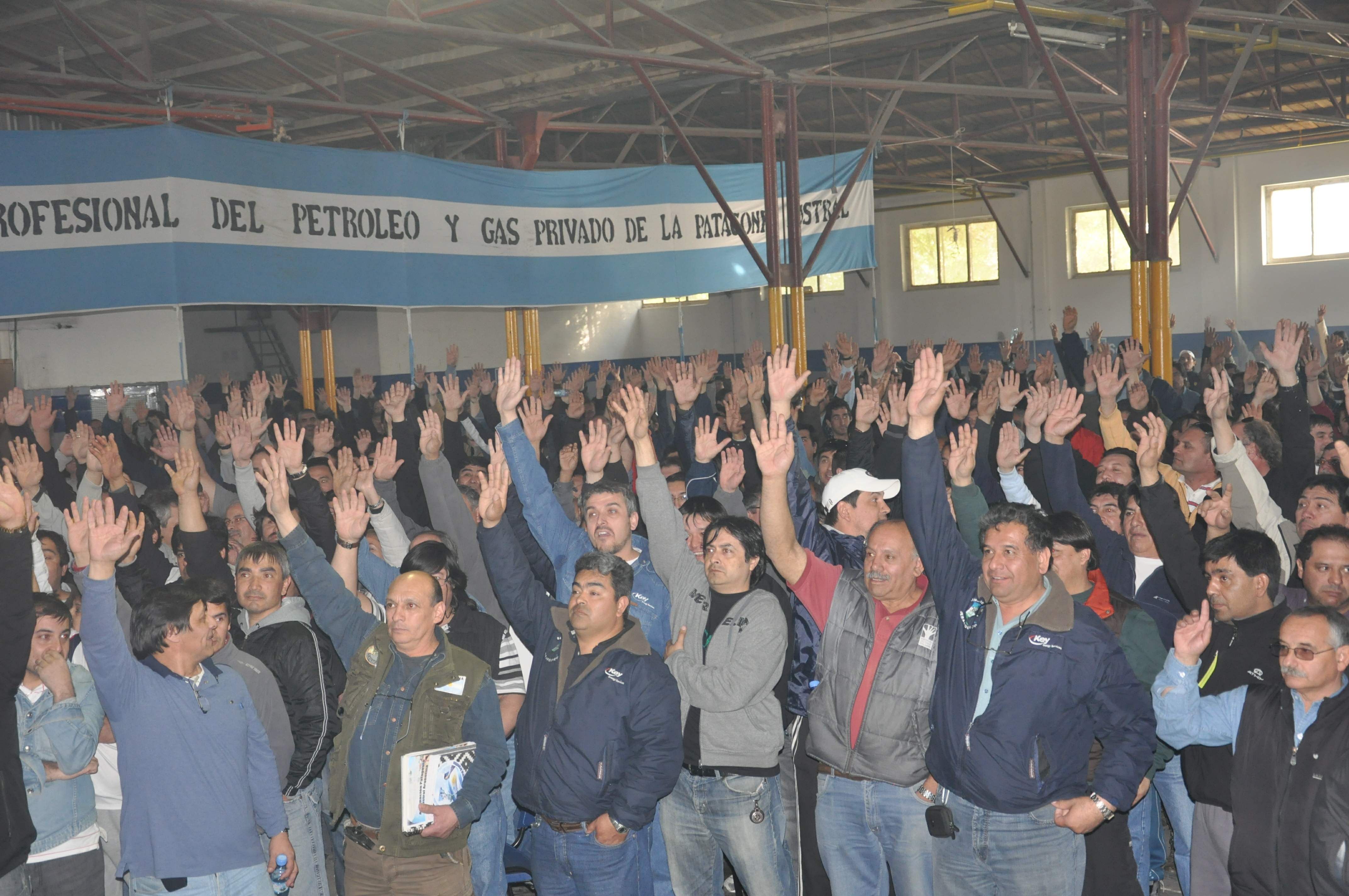 Contundente apoyo de los partidarios de Llugdar en la Asamblea
