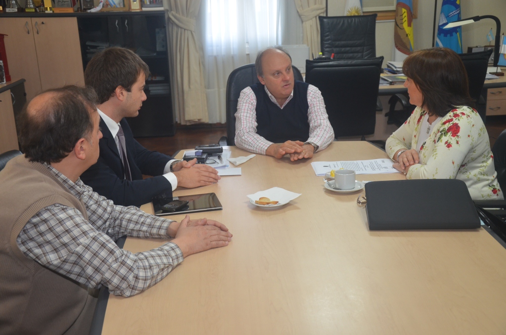 Di Pierro prosigue encuentros con empresas por la RSE