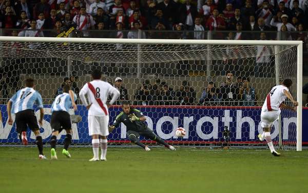 Argentina igualó con Perú y sigue puntero en las Eliminatorias