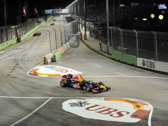 F1: ganó Vettel y ahora escolta a Alonso