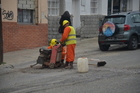 Comenzó el bacheo de 150 cuadras en el centro